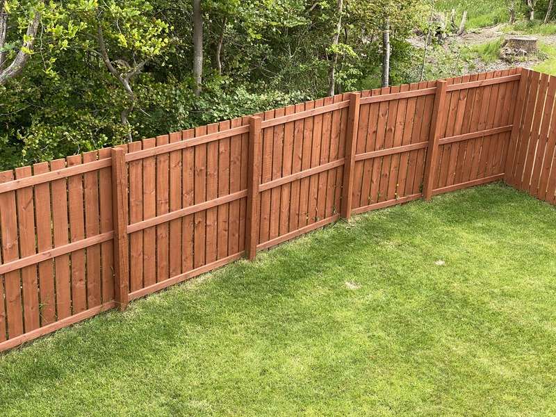 What Are the Maintenance Requirements for Vinyl vs. Wood Fences?